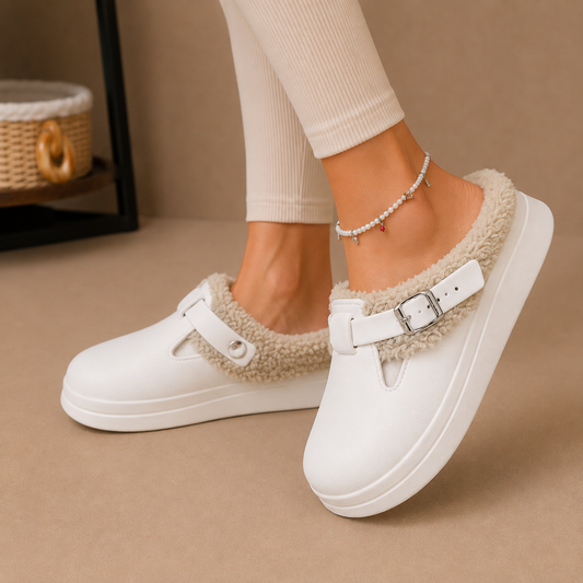 Women's Fleece-Lined Cushioned Buckle Slippers