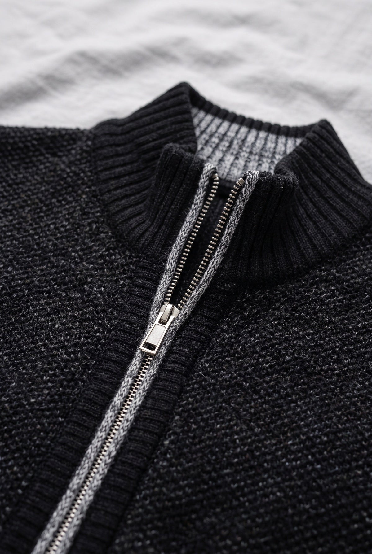 Men's Sleeveless Zip Knit Cardigan